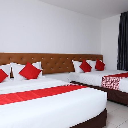 Oyo 89672 Eg Hotel Jj Johor Bahru Bagian luar foto