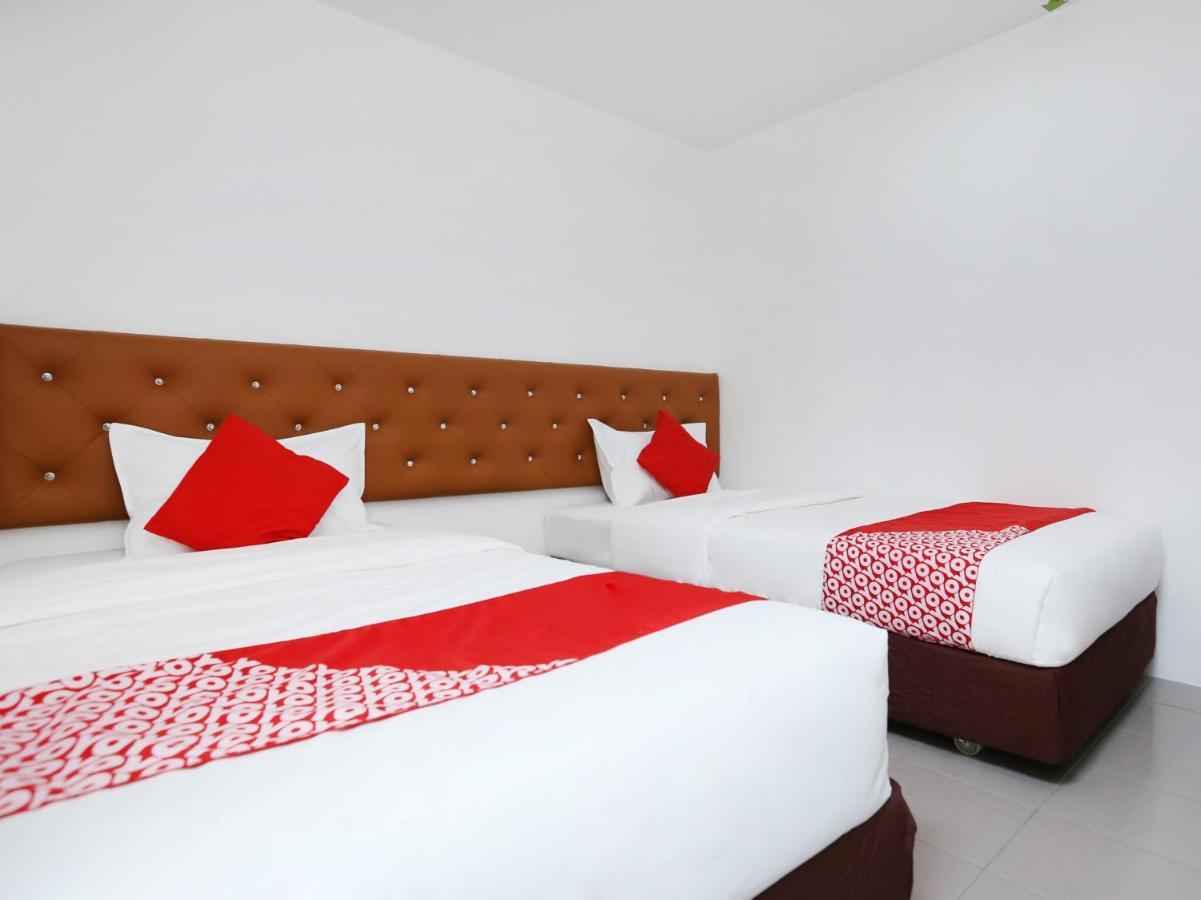 Oyo 89672 Eg Hotel Jj Johor Bahru Bagian luar foto