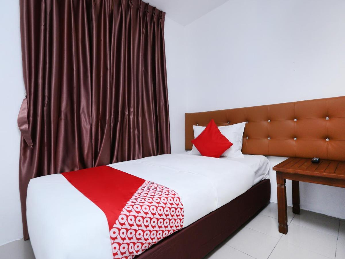 Oyo 89672 Eg Hotel Jj Johor Bahru Bagian luar foto