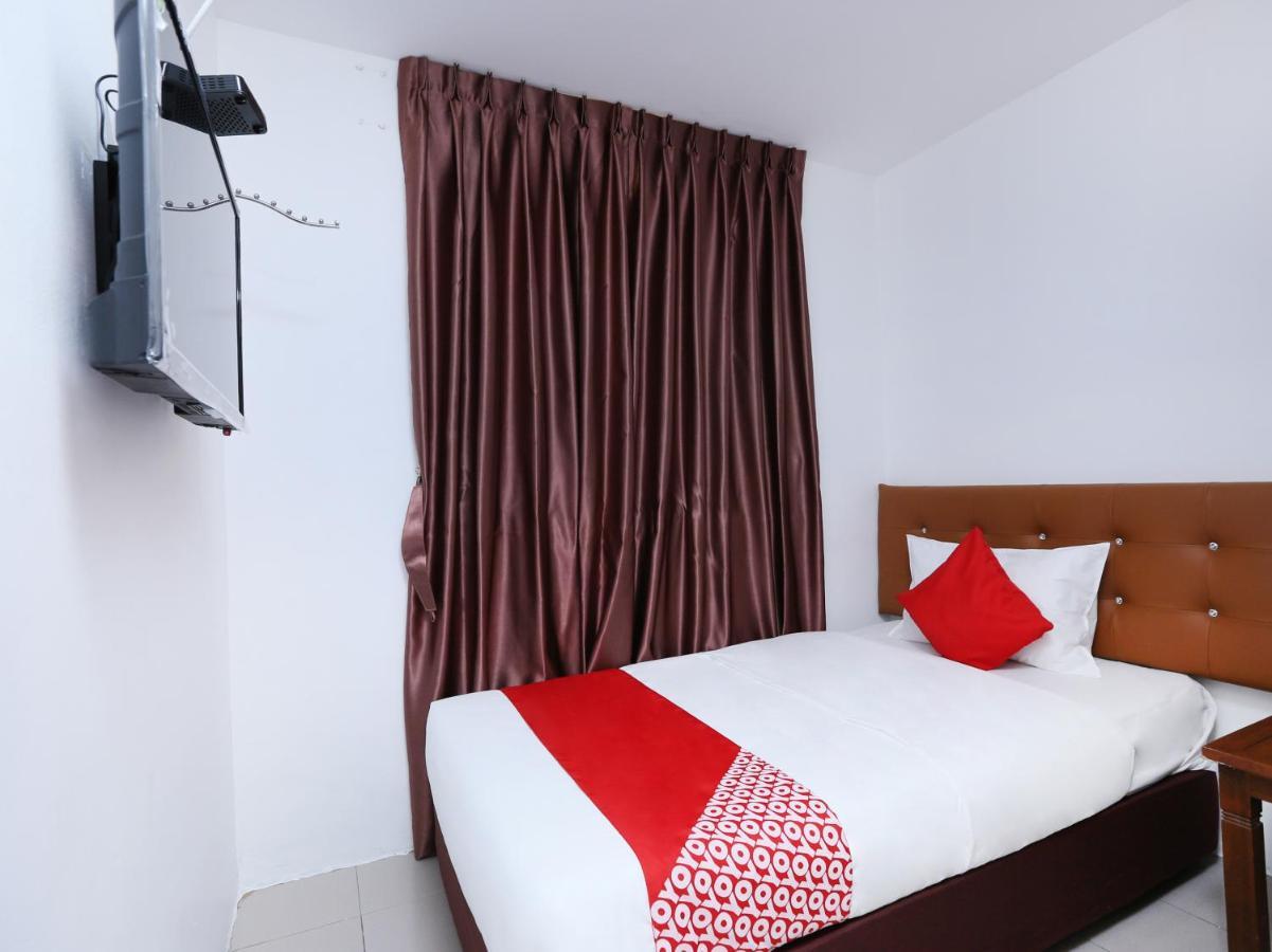 Oyo 89672 Eg Hotel Jj Johor Bahru Bagian luar foto
