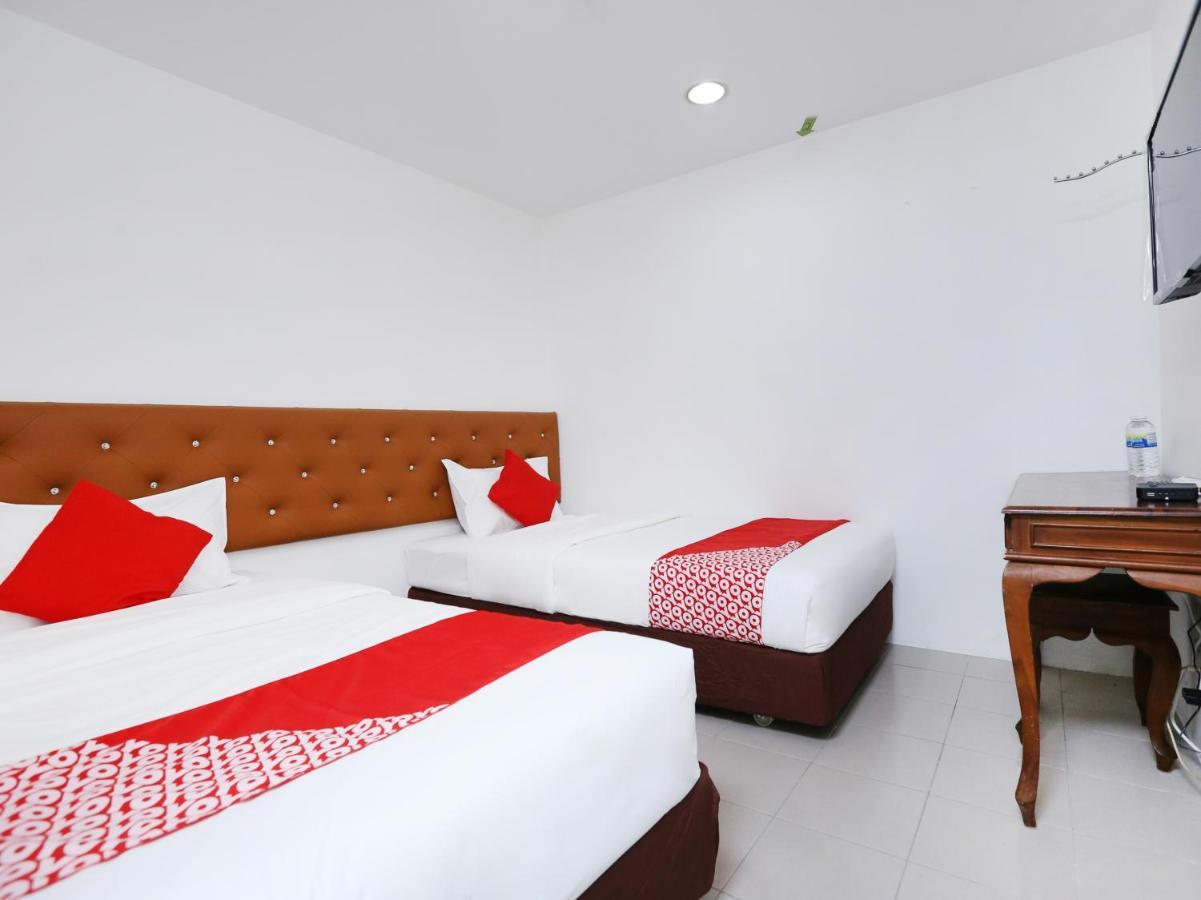 Oyo 89672 Eg Hotel Jj Johor Bahru Bagian luar foto